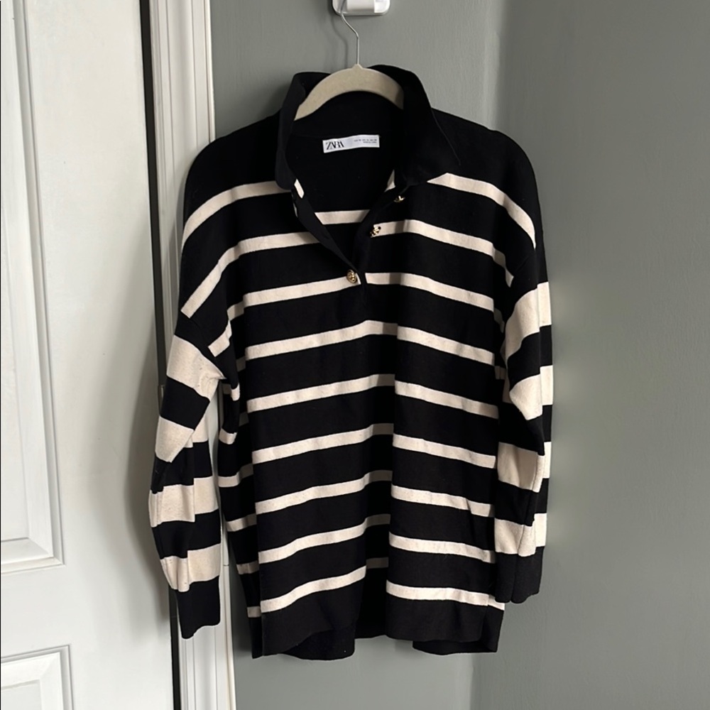 Zara Black and Cream Striped Pullover